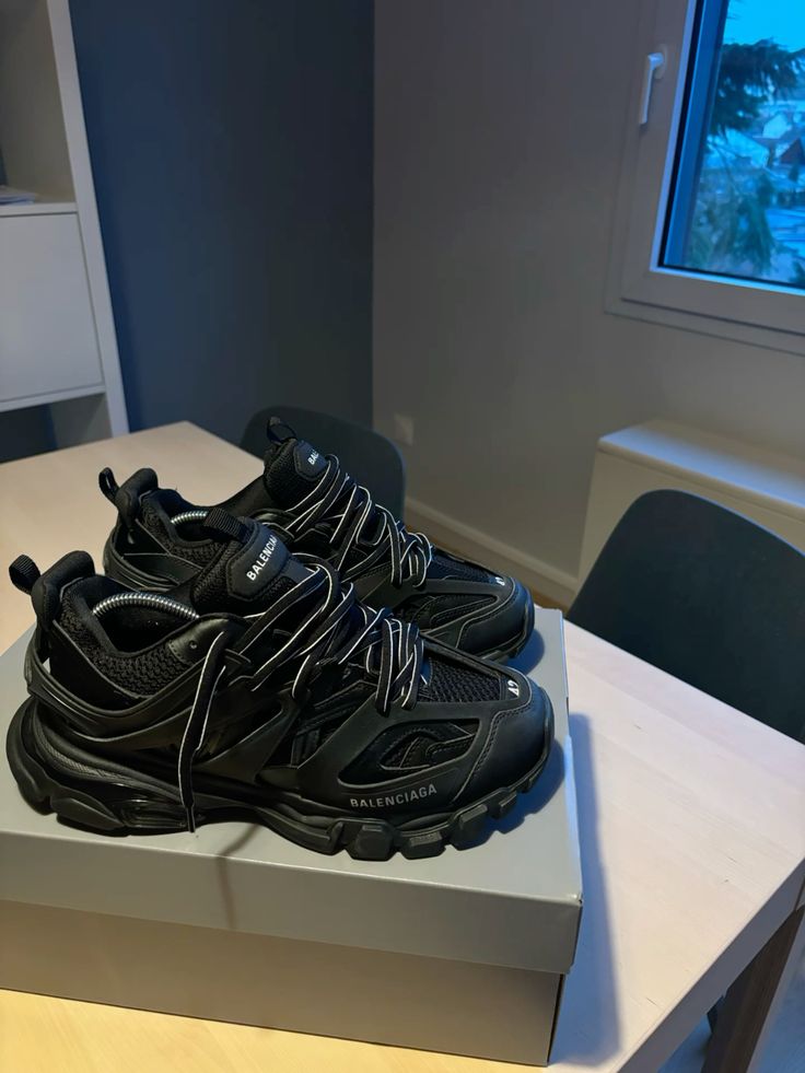 Balenciaga Track Black