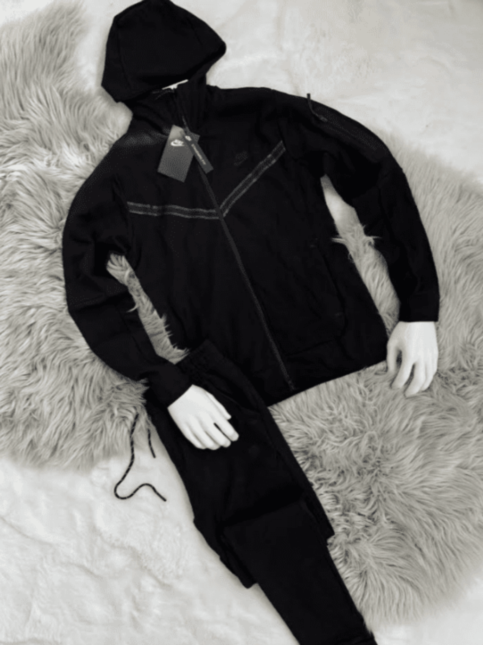 Nike Tech Fleece Negro