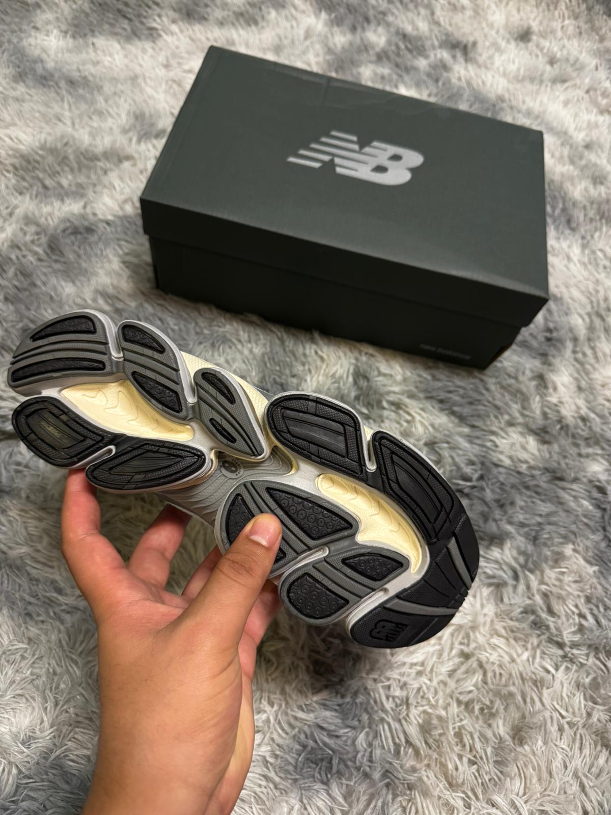 New Balance Absorb 2000