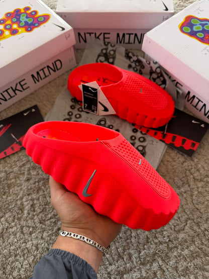 Nike Mind -001 Solar Red