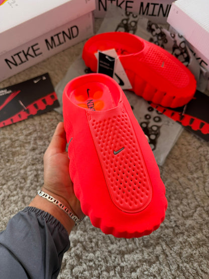 Nike Mind -001 Solar Red