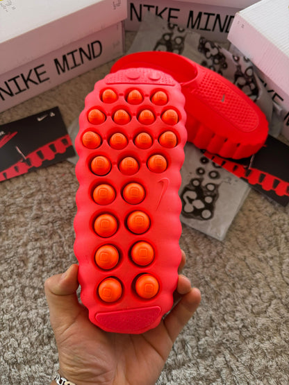 Nike Mind -001 Solar Red