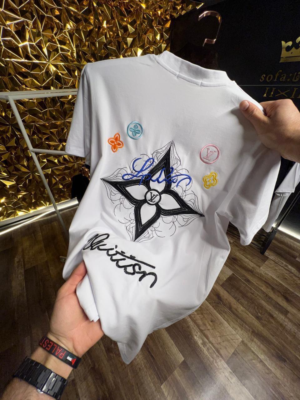 Camiseta Louis Vuitton Logo Bordado Blanca