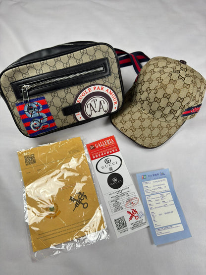 Pack Bolso Cruzado + Gorra  Beige con Parches