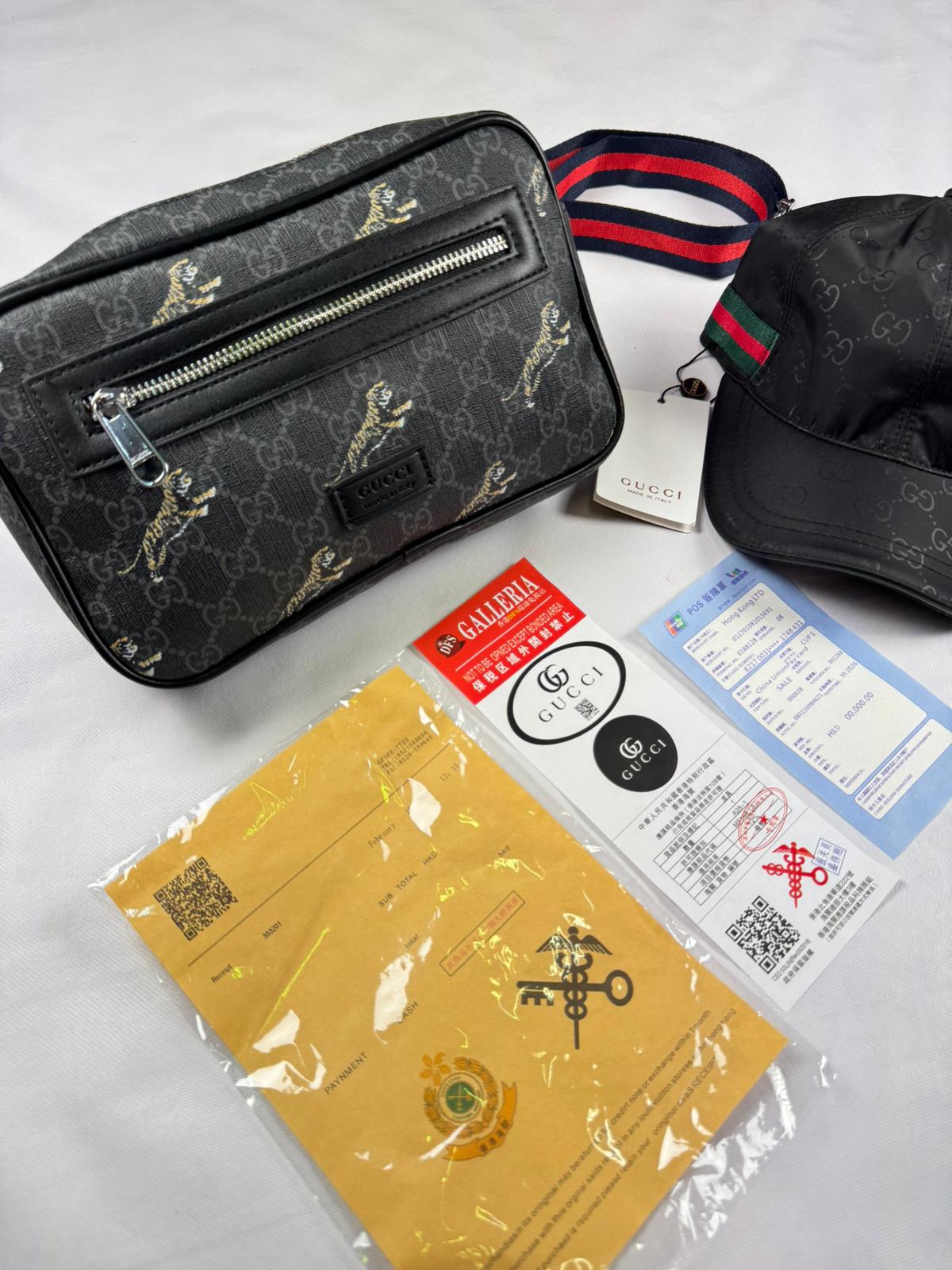 Pack Bolso Tigre Gris + Gorra Monograma Negro Clásica