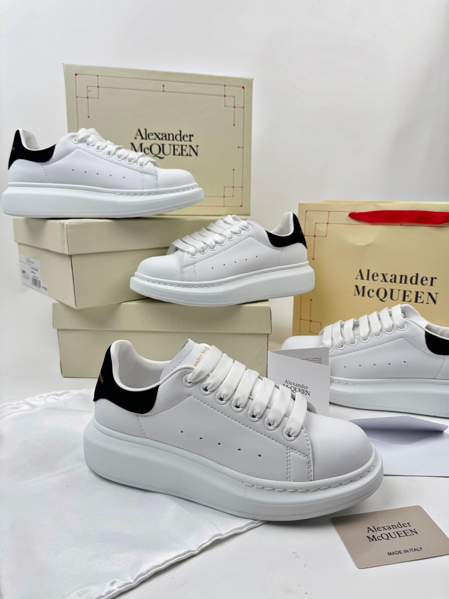 Alexander McQueen Blancas