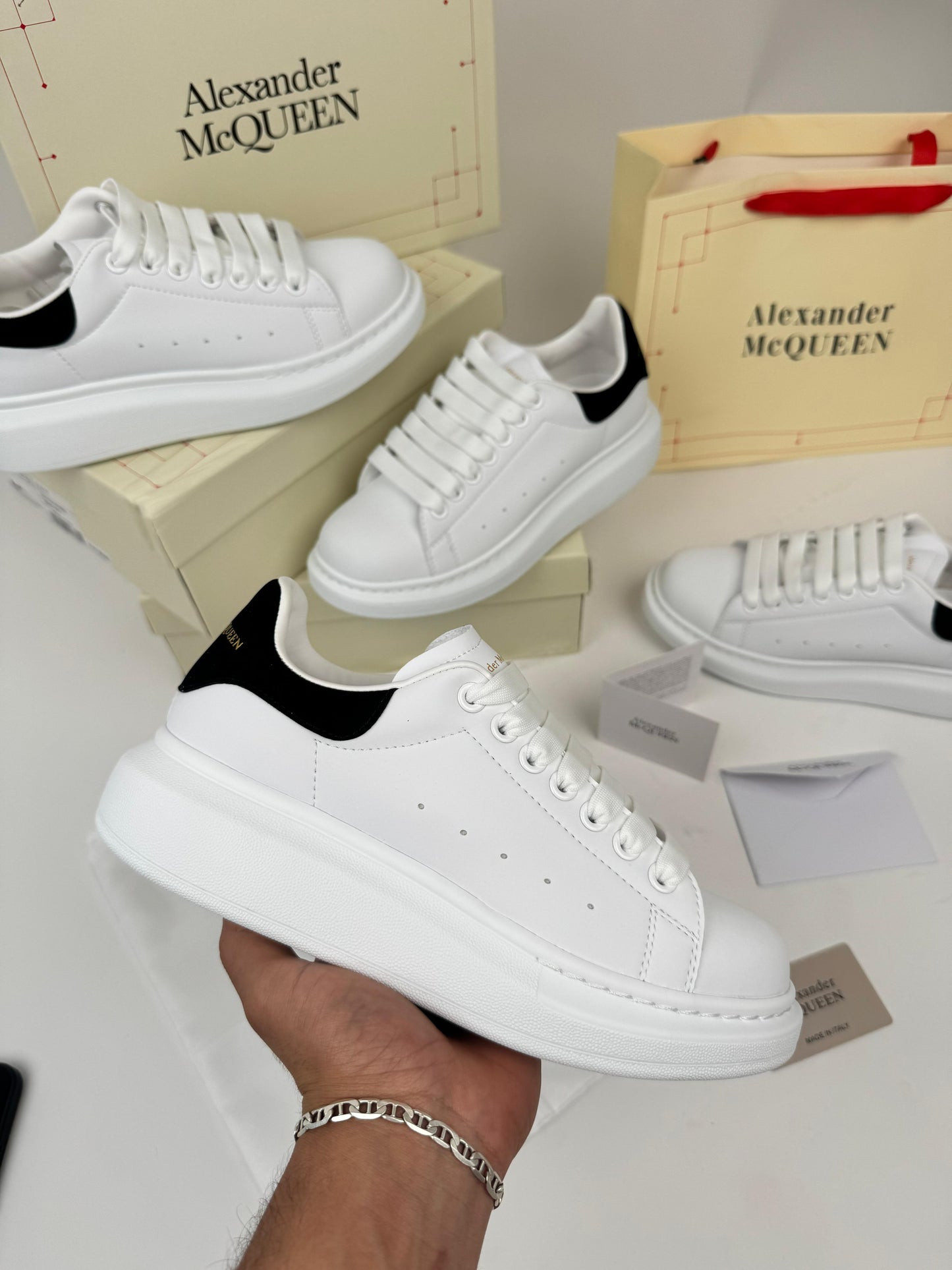 Alexander McQueen Blancas