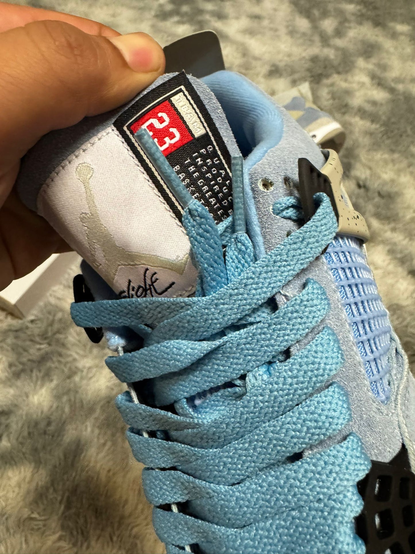 Jordan Retro 4 UNC