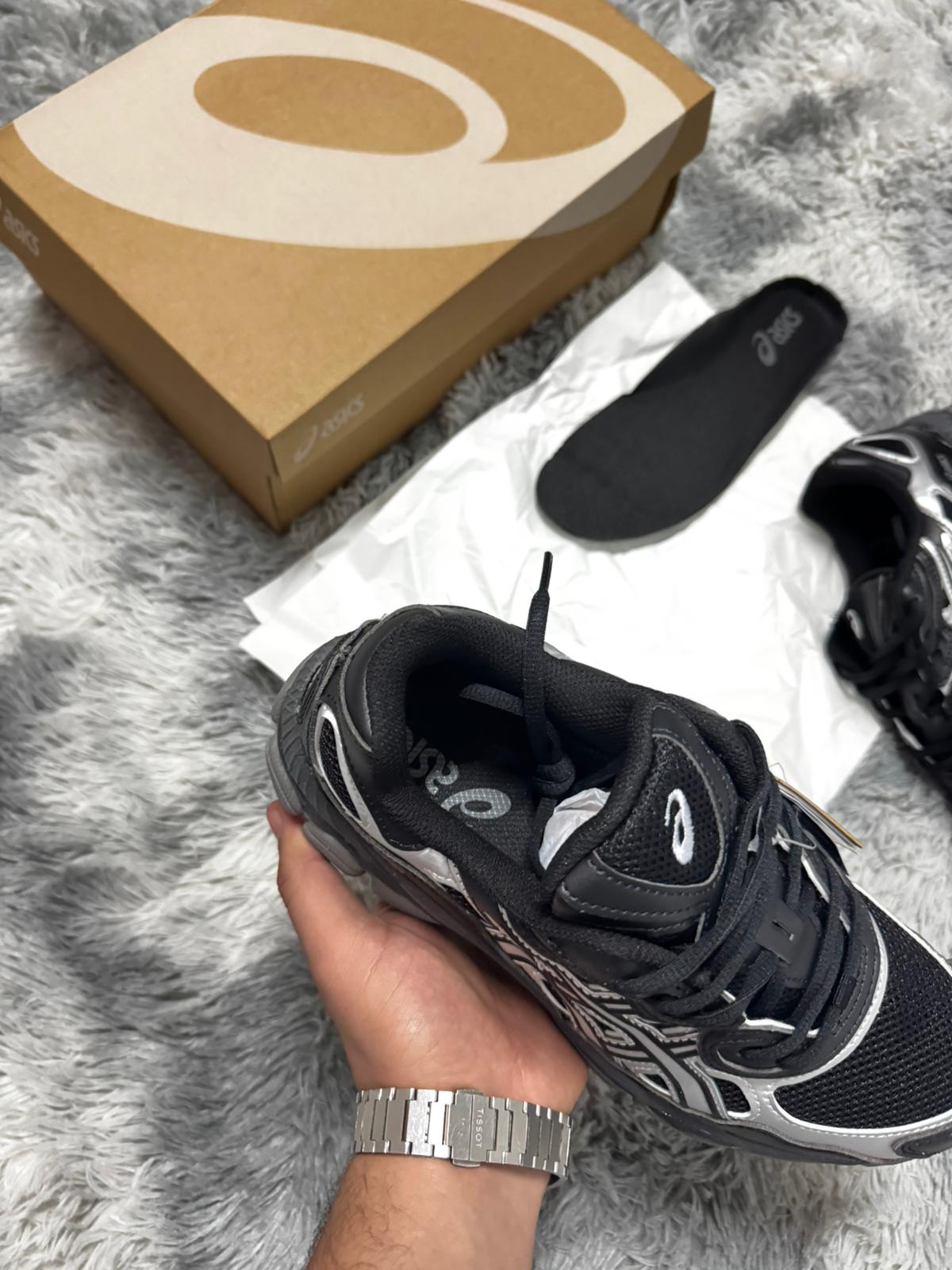 Asics gel negro y gris