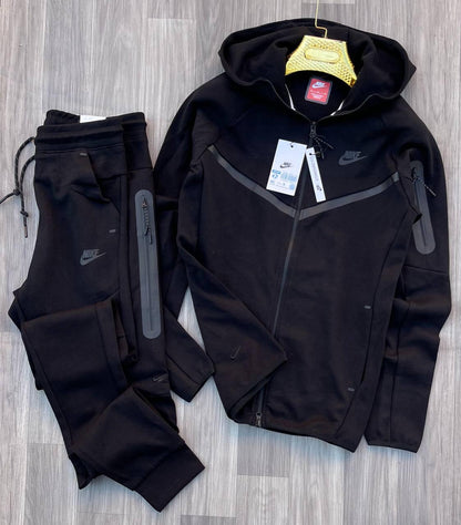 Nike Tech Fleece Negro